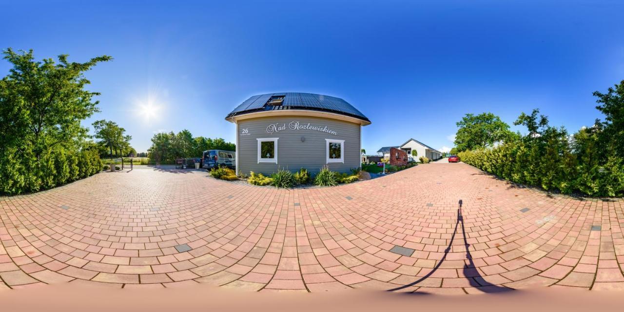 Domki Nad Rozlewiskiem Basen, Malpi Gaj W Swietlicy - Wszystko Dla Dzieci Sarbinowo Exterior photo